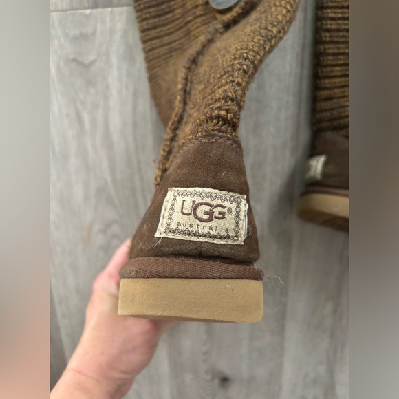 UGG Classic Cardi boots size 7 - Picture 2 of 8